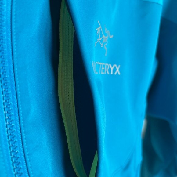 ARC'TERYX versatile jacket - Picture 2 of 7